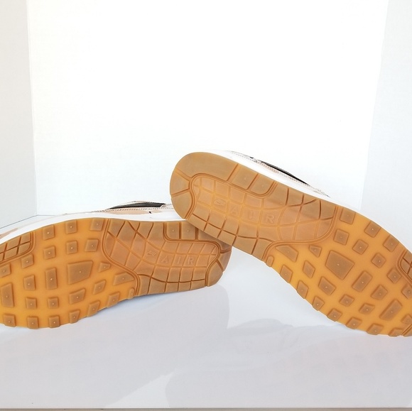 Nike Air Max 1 Premium Camo 875844-204 Running 12 - Picture 6 of 8